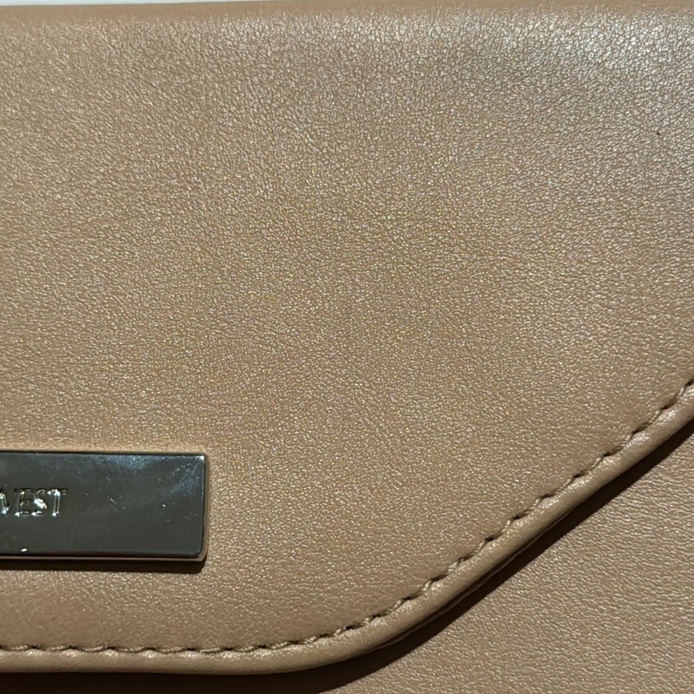 Nine West Crossbody Shoulder Bag Purse Clutch/Wallet -Tan/Cream Color- Beautiful - Picture 11 of 11